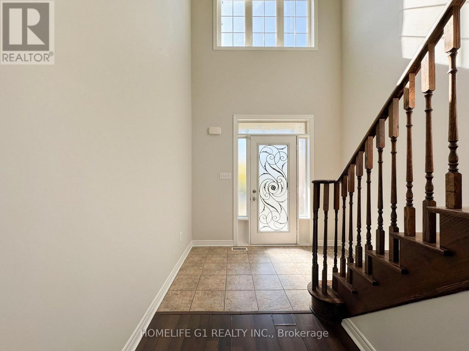 7 Bryony Road, Brampton, Ontario L7A 0G2 - Photo 2 - W12606858