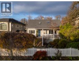 <div class="price">$2,438,800</div> 231 E 40th Avenue, Vancouver<br><div style="margin-bottom:8px;"><small>Engel & Volkers Vancouver</small></div><div class='bed_bath'>5 Bed | 3 Bath</div>