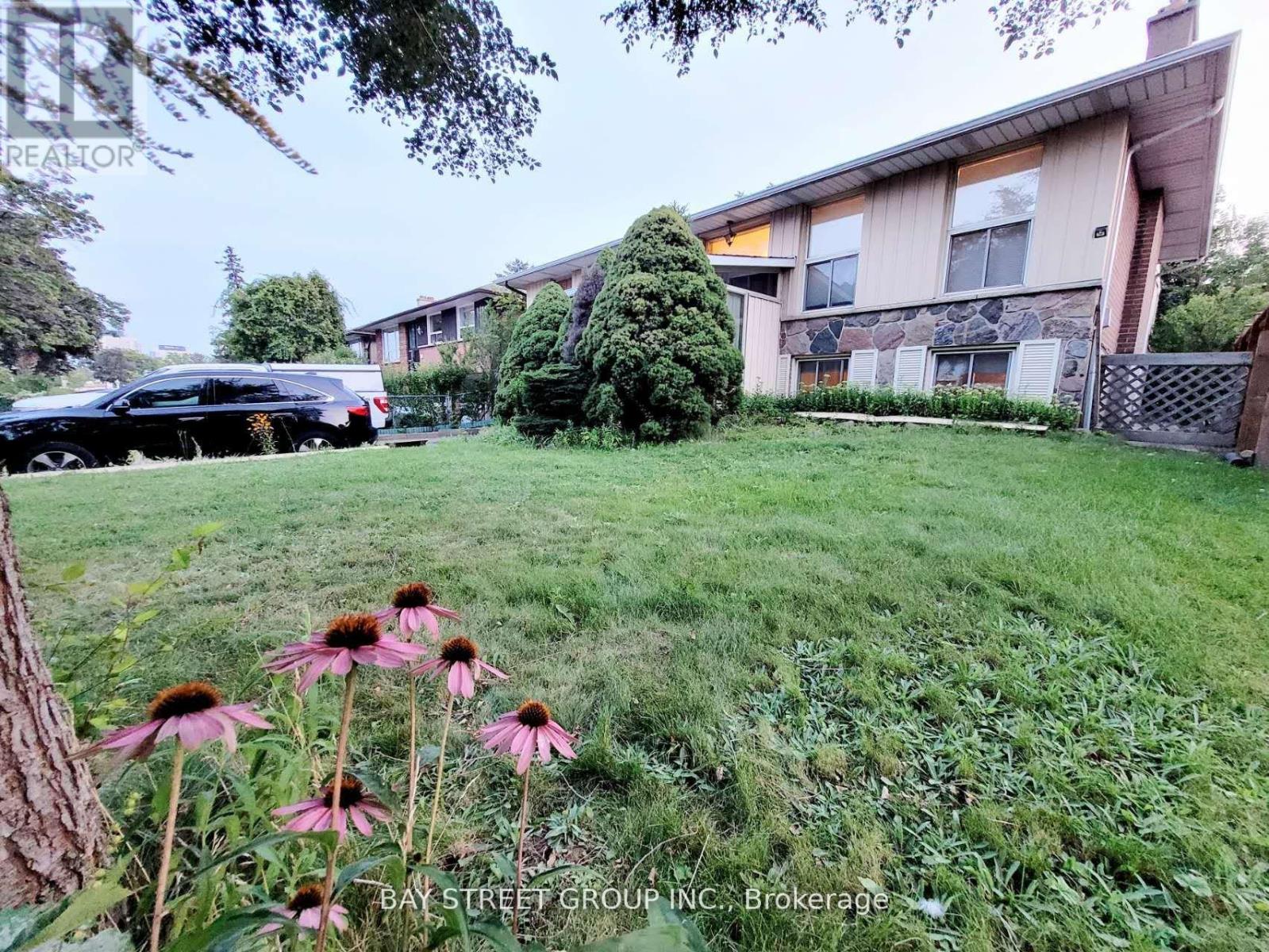 238 The West Mall, Toronto, Ontario M9C 1C5 - Photo 10 - W12606866