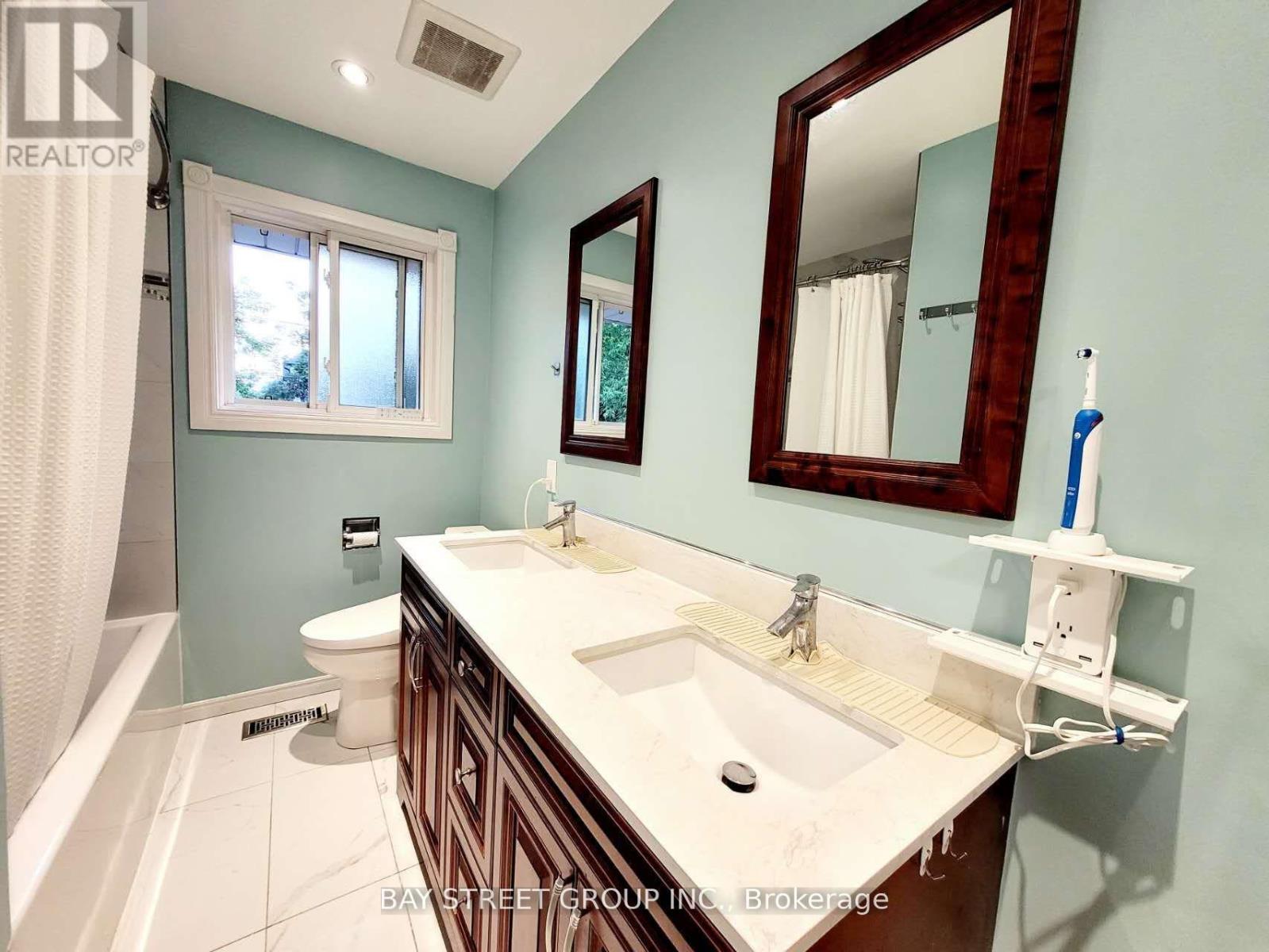 238 The West Mall, Toronto, Ontario M9C 1C5 - Photo 9 - W12606866