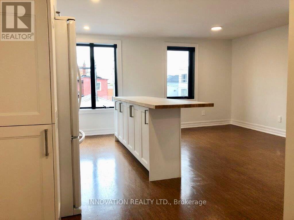 2 - 86 Poplar Street, Ottawa, Ontario  K1R 6V4 - Photo 4 - X12606874