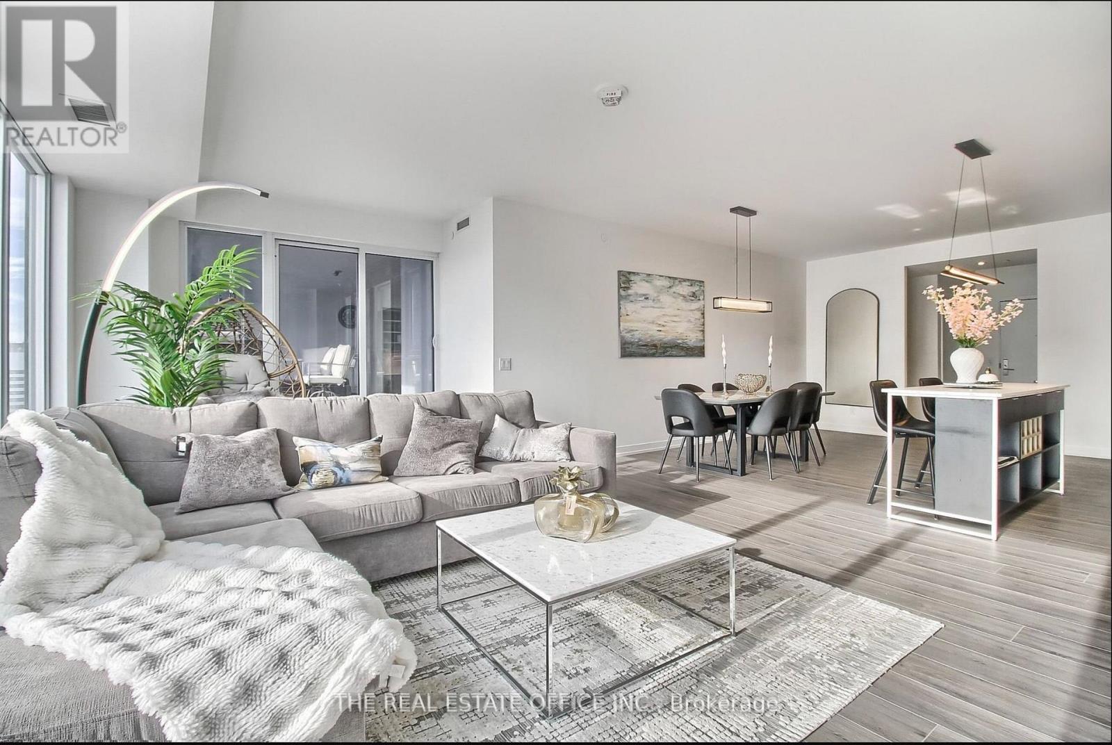 20 EDWARD STREET, Toronto, Ontario