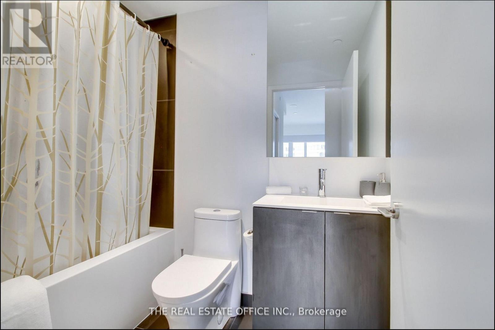 20 Edward Street, Toronto, Ontario  M5G 0C5 - Photo 12 - C12606878