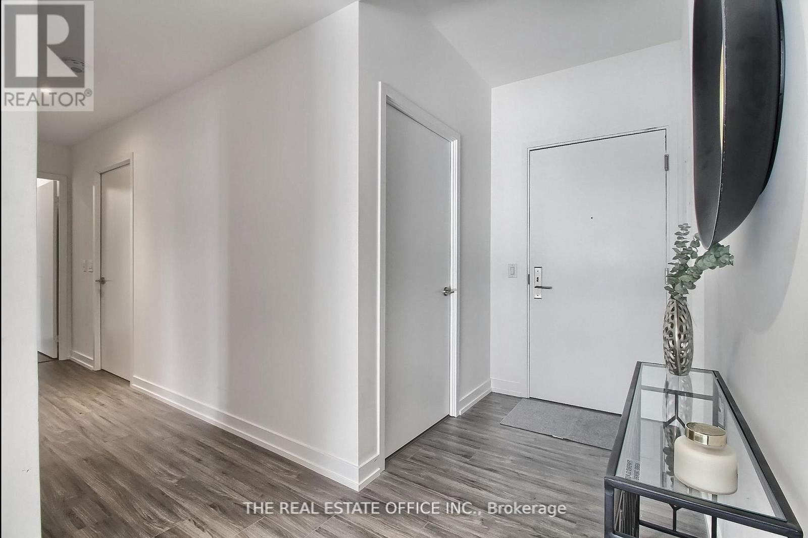 20 Edward Street, Toronto, Ontario  M5G 0C5 - Photo 9 - C12606878