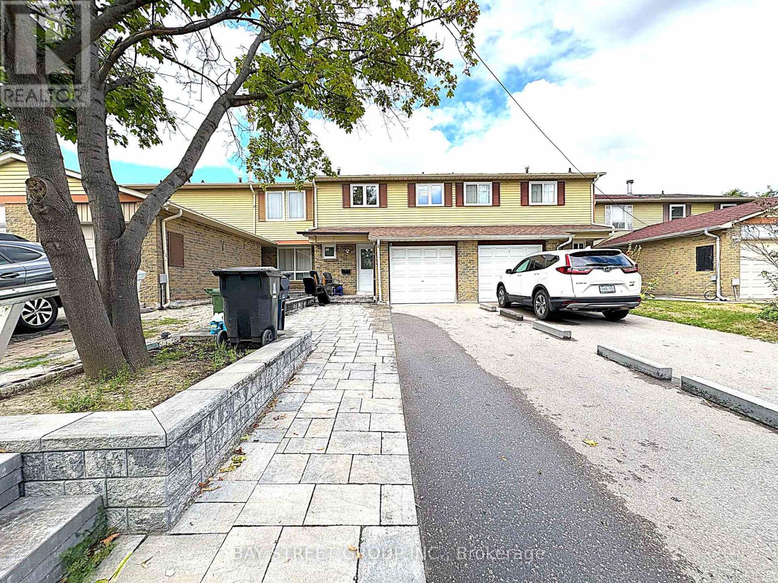 9 TRURO CRESCENT, Toronto, Ontario