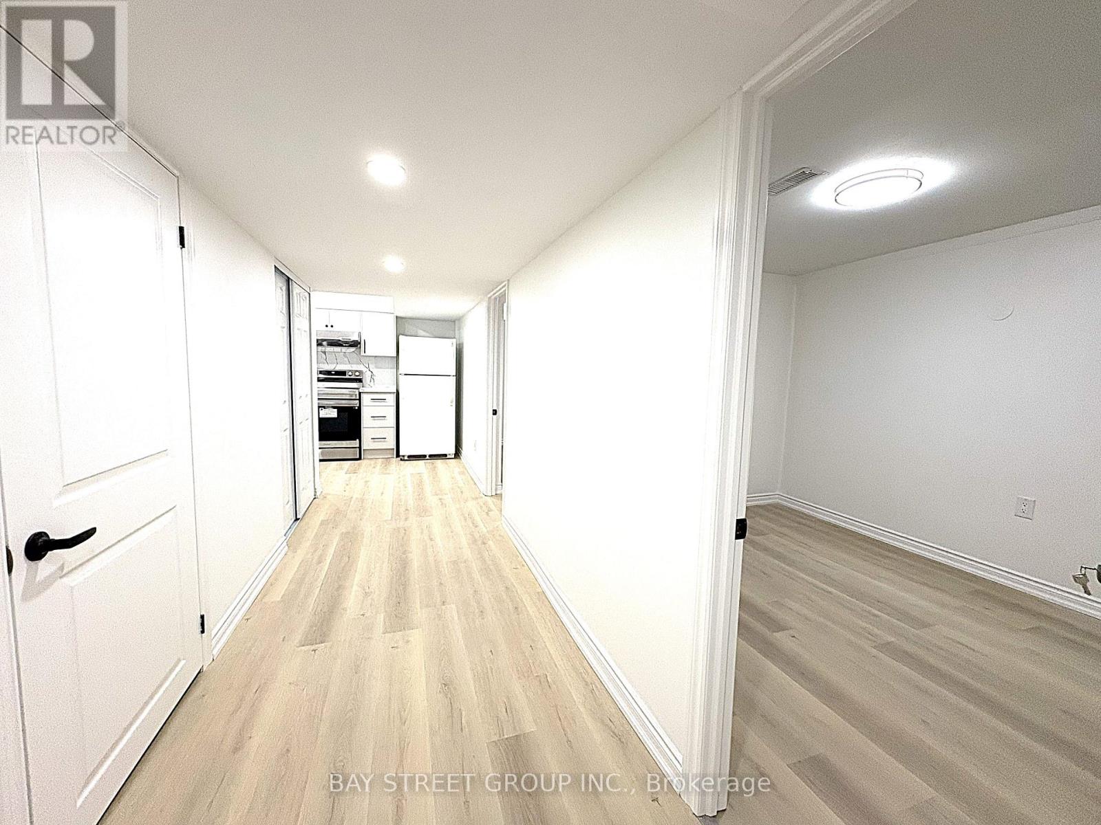 9 Truro Crescent, Toronto, Ontario M1V 2H7 - Photo 4 - E12606888