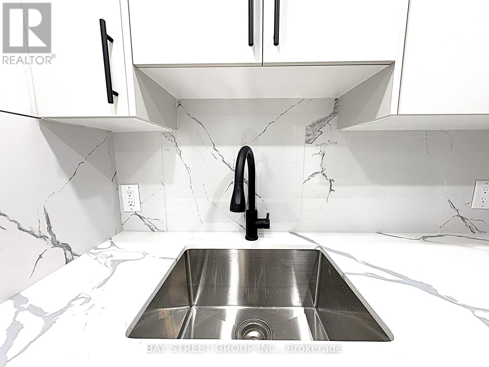 9 Truro Crescent, Toronto, Ontario M1V 2H7 - Photo 8 - E12606888