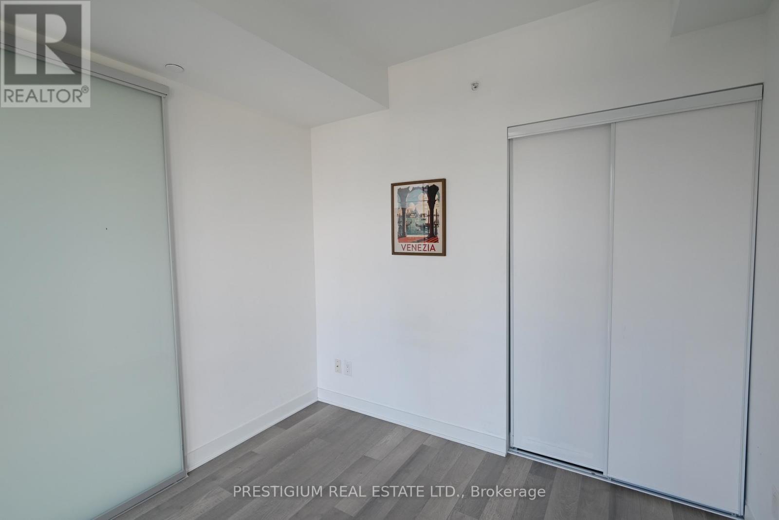 1910 - 290 Adelaide Street W, Toronto, Ontario  M5V 0P3 - Photo 11 - C12491906