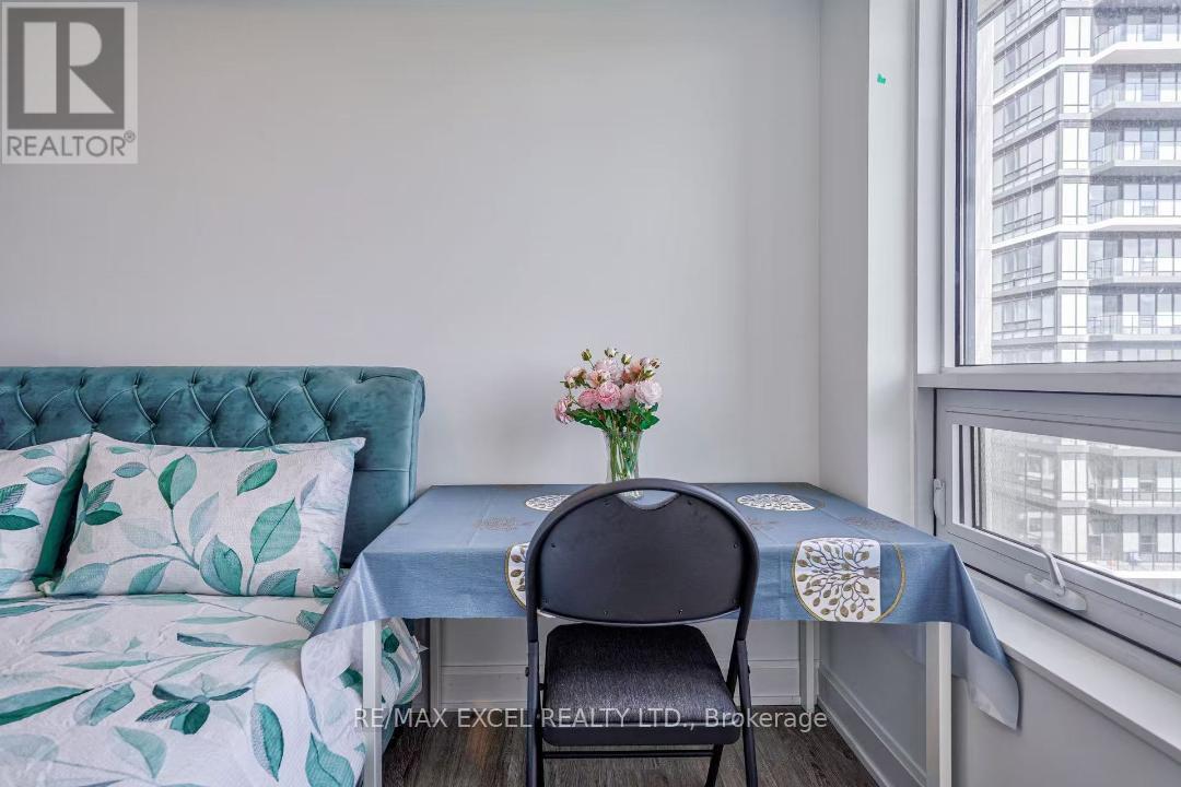 2701 - 8 Water Walk Drive, Markham, Ontario  L3R 6L4 - Photo 14 - N12606892