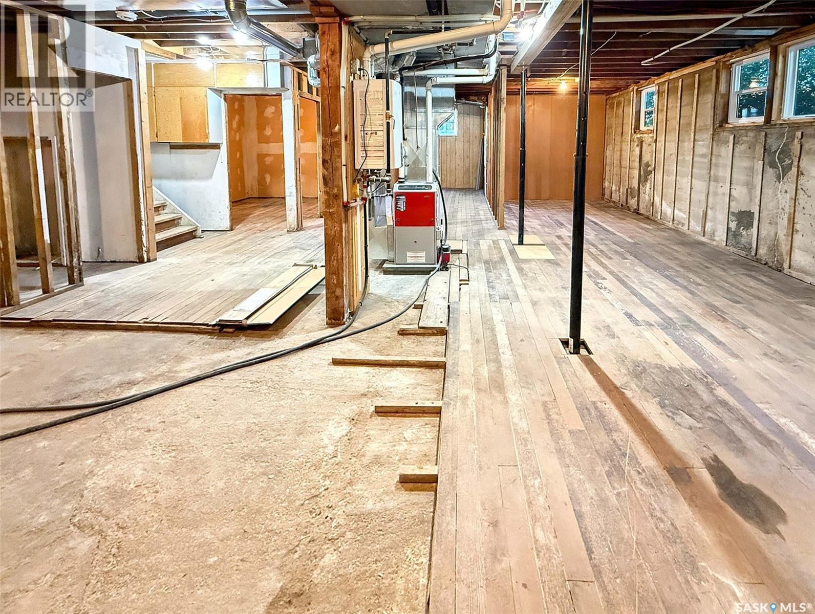 28 3rd Avenue Ne, Swift Current, Saskatchewan  S9H 2G2 - Photo 33 - SK025242