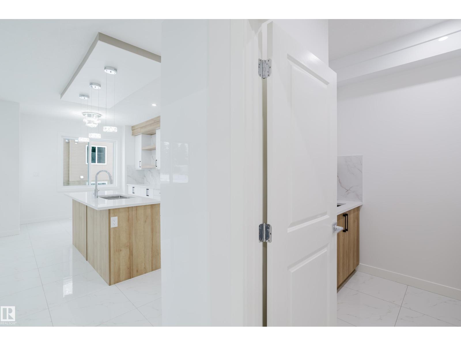 942 18 Av Nw, Edmonton, Alberta  T6T 2X3 - Photo 11 - E4467591