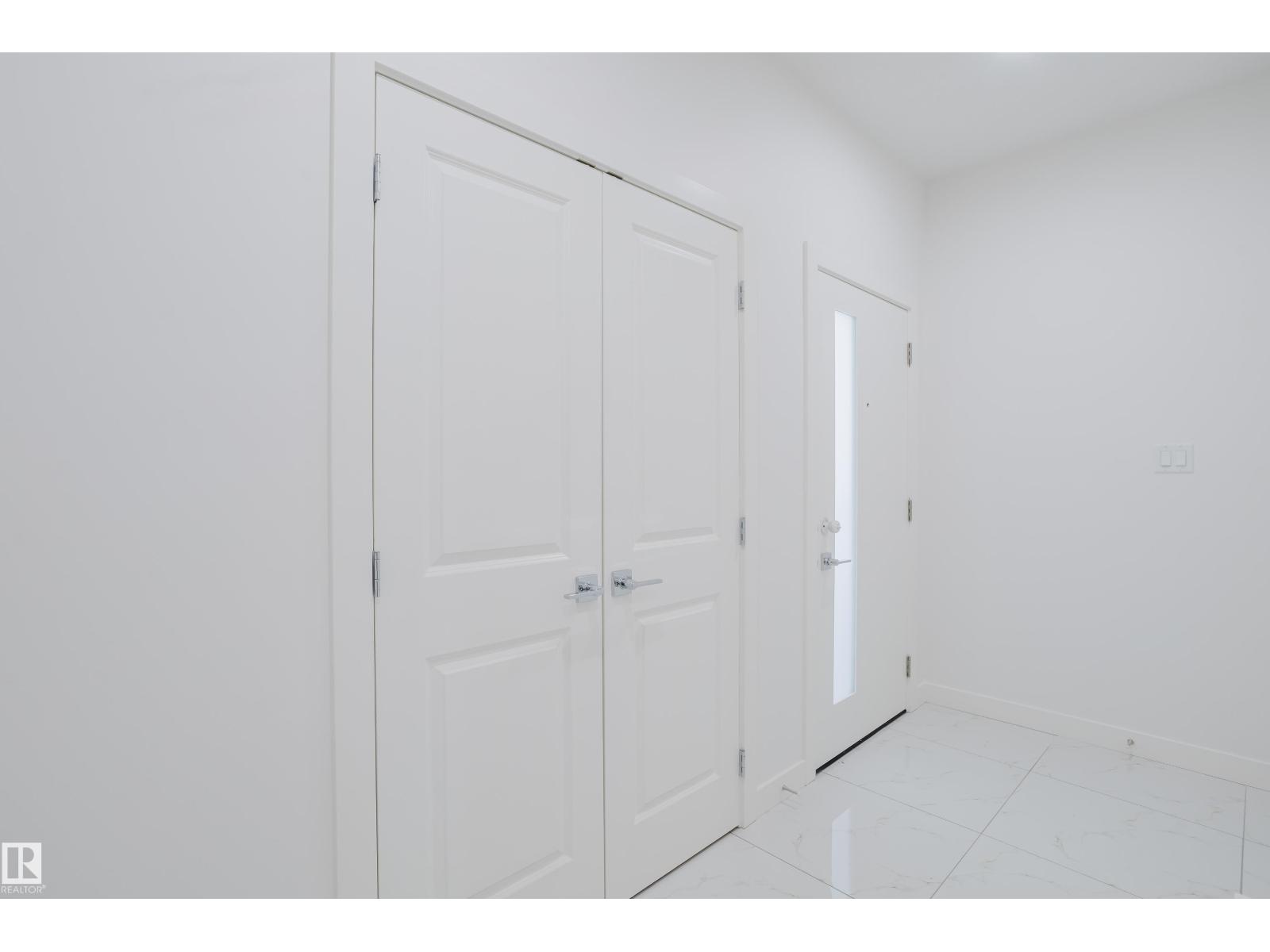 942 18 Av Nw, Edmonton, Alberta  T6T 2X3 - Photo 3 - E4467591