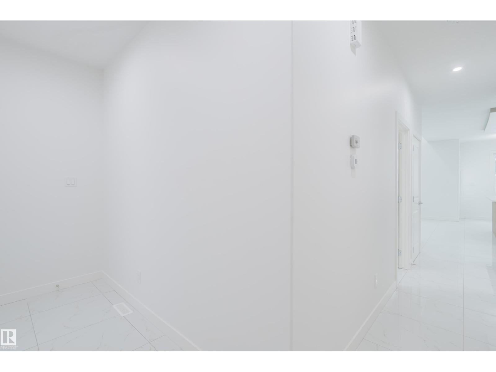 942 18 Av Nw, Edmonton, Alberta  T6T 2X3 - Photo 5 - E4467591