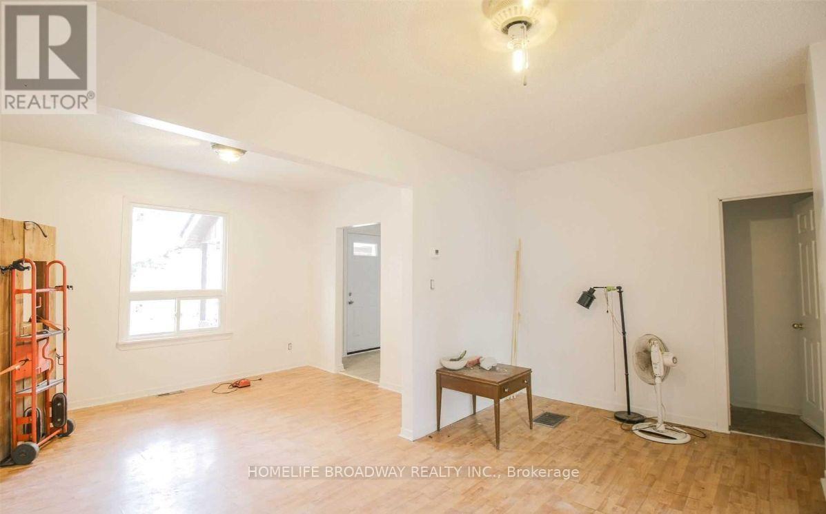 1354 Caroline Street, Burlington, Ontario  L7S 1H4 - Photo 11 - W12606914