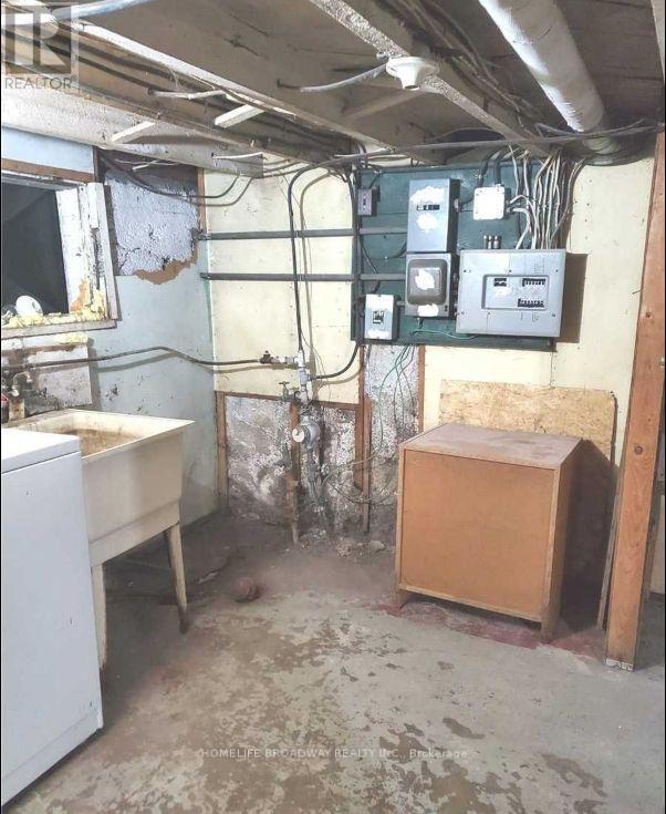 1354 Caroline Street, Burlington, Ontario  L7S 1H4 - Photo 28 - W12606914