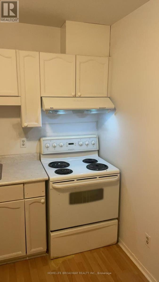 1354 Caroline Street, Burlington, Ontario  L7S 1H4 - Photo 7 - W12606914