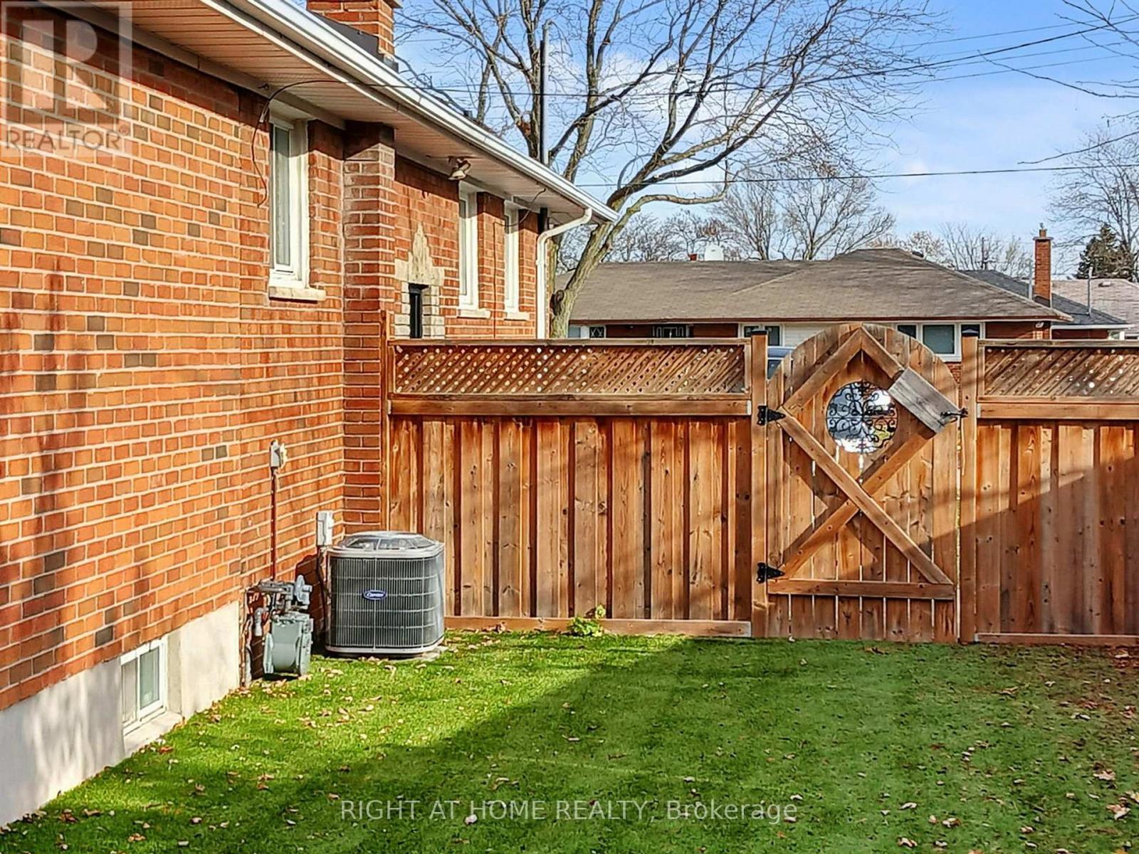 2 Barnes Crescent, Toronto, Ontario M1G 1Z9 - Photo 32 - E12606930