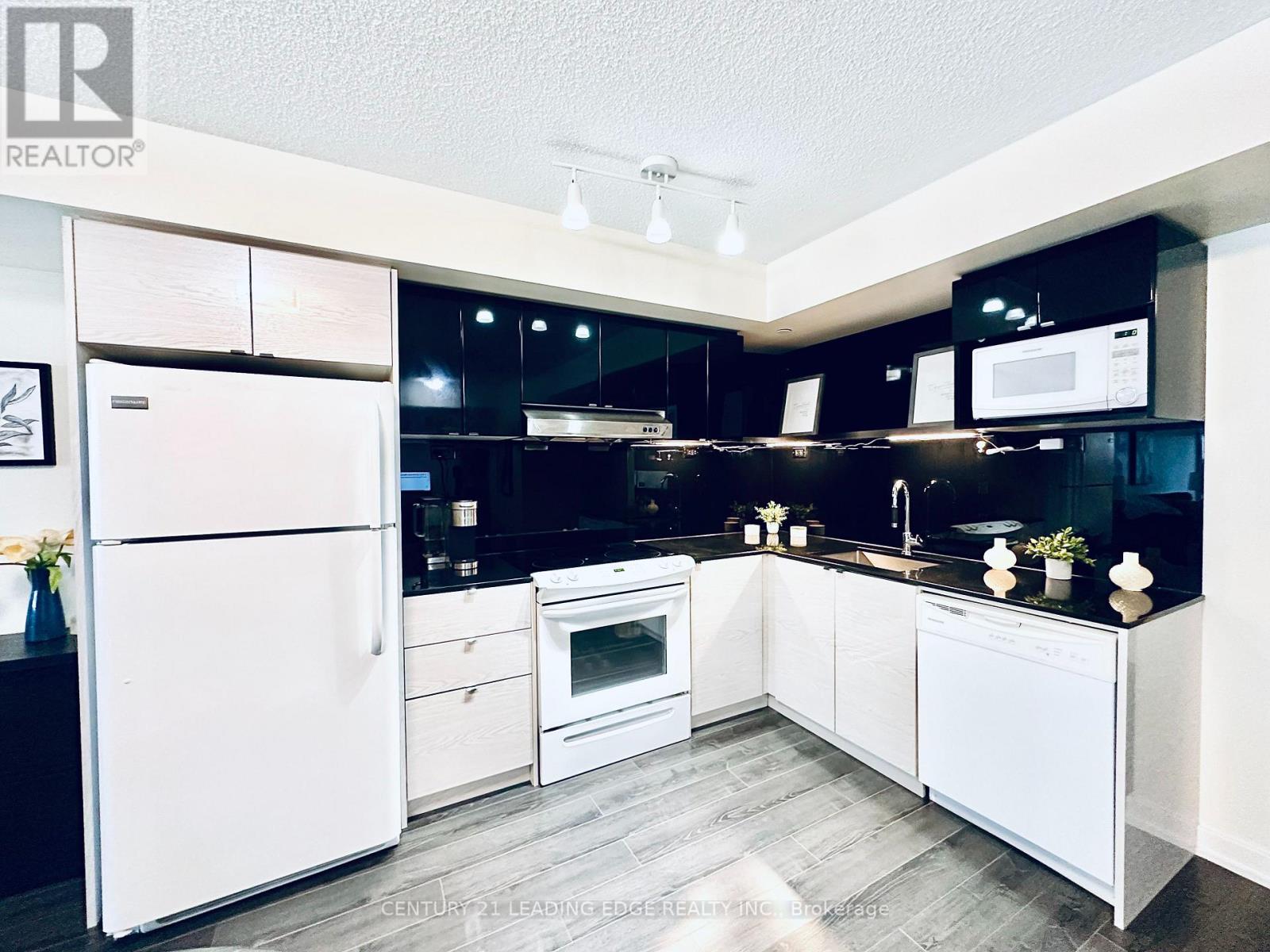 808 - 72 Esther Shiner Boulevard, Toronto, Ontario M2K 0C4 - Photo 2 - C12604006