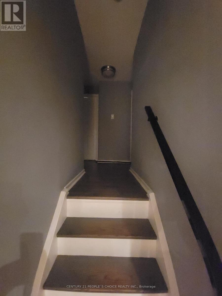 5486 Hixon Avenue, Burlington, Ontario  L7L 3S2 - Photo 14 - W12606940