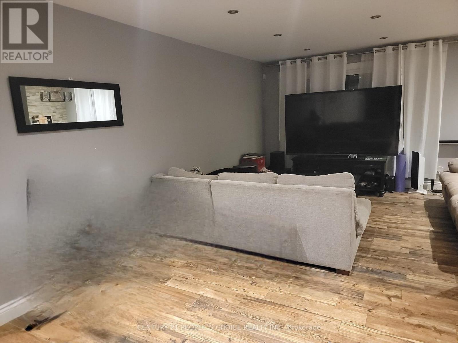 5486 Hixon Avenue, Burlington, Ontario  L7L 3S2 - Photo 3 - W12606940