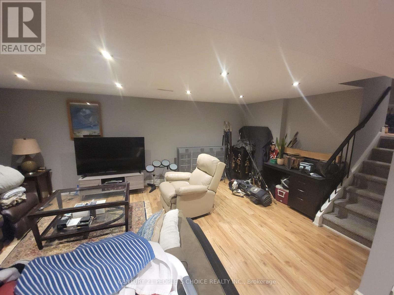 5486 Hixon Avenue, Burlington, Ontario  L7L 3S2 - Photo 4 - W12606940