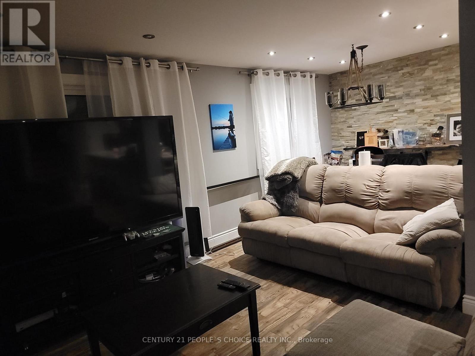 5486 Hixon Avenue, Burlington, Ontario  L7L 3S2 - Photo 5 - W12606940