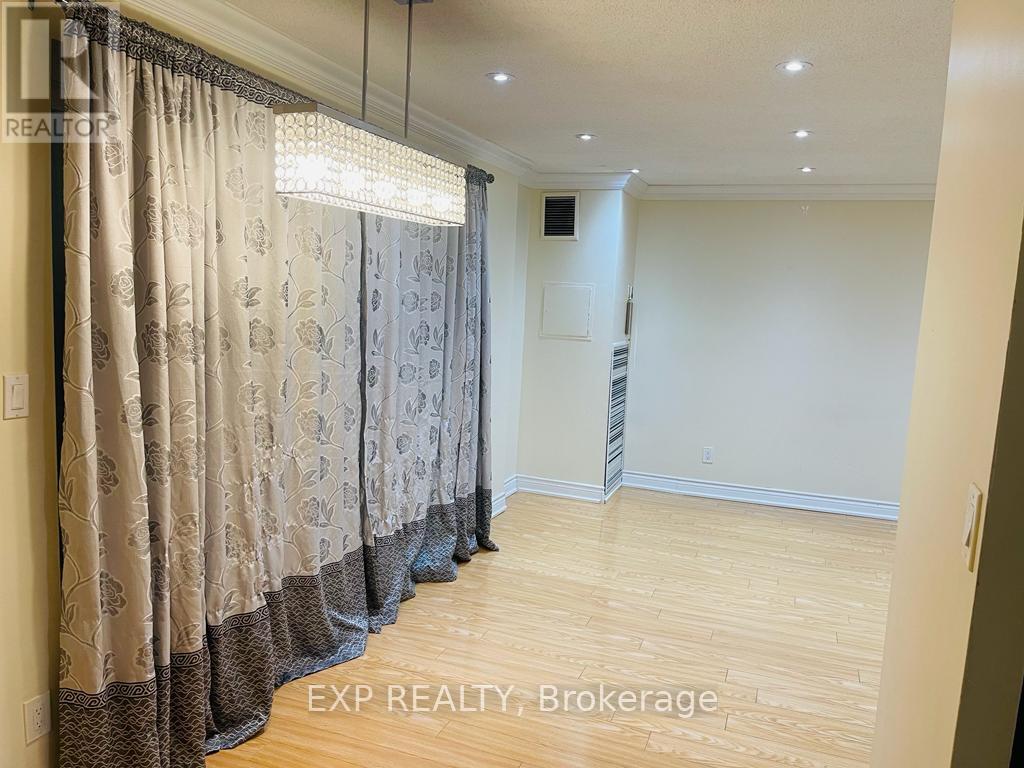 330 - 3025 The Credit Woodlands Road, Mississauga, Ontario L5C 2V3 - Photo 40 - W12606952