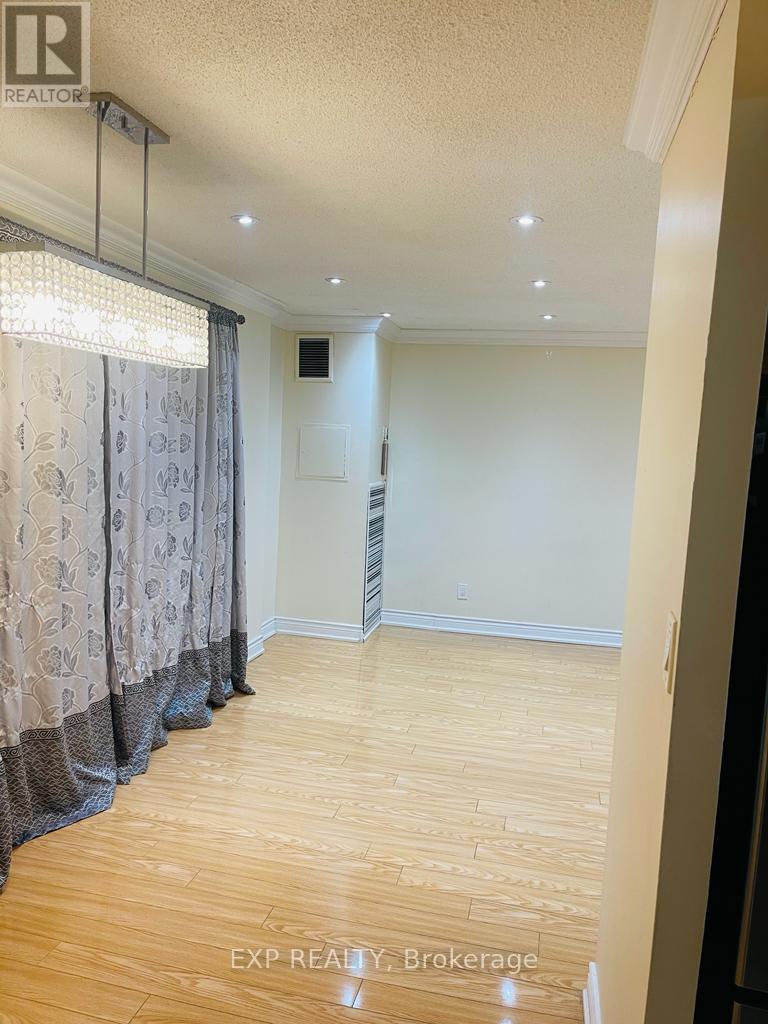 330 - 3025 The Credit Woodlands Road, Mississauga, Ontario L5C 2V3 - Photo 41 - W12606952