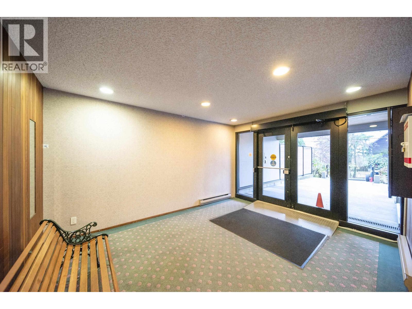 205 215 Mowat Street, New Westminster, British Columbia  V3M 4B1 - Photo 4 - R3072569