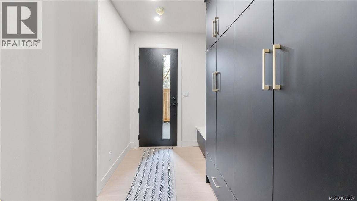 2 588 Whiteside St, Saanich, British Columbia V8Z 1Y6 - Photo 15 - 1009397