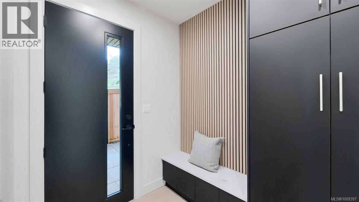 2 588 Whiteside St, Saanich, British Columbia V8Z 1Y6 - Photo 16 - 1009397