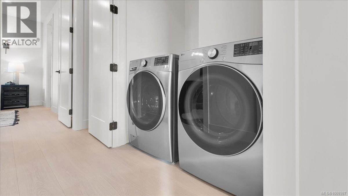 2 588 Whiteside St, Saanich, British Columbia V8Z 1Y6 - Photo 24 - 1009397