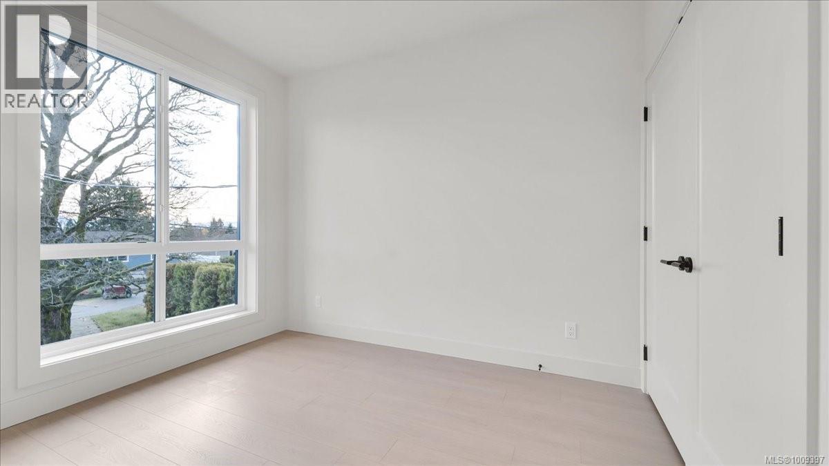 2 588 Whiteside St, Saanich, British Columbia V8Z 1Y6 - Photo 25 - 1009397