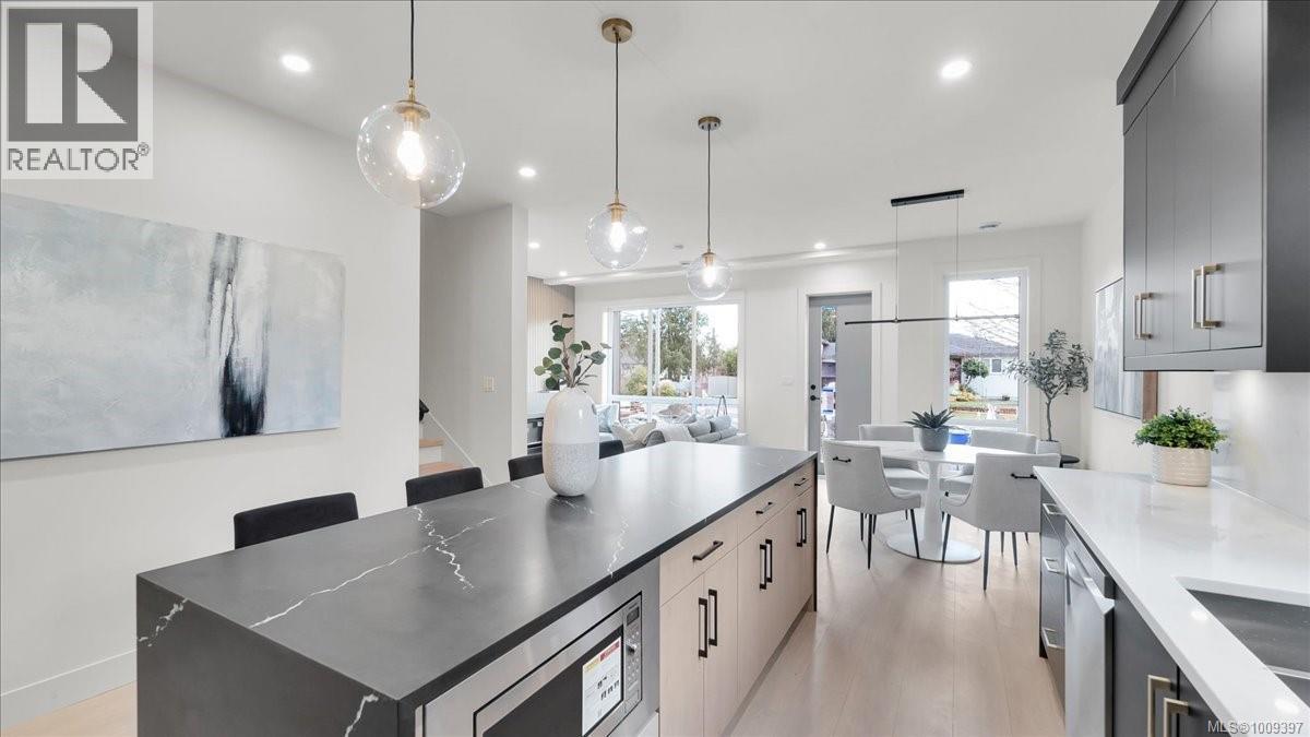 2 588 Whiteside St, Saanich, British Columbia V8Z 1Y6 - Photo 7 - 1009397