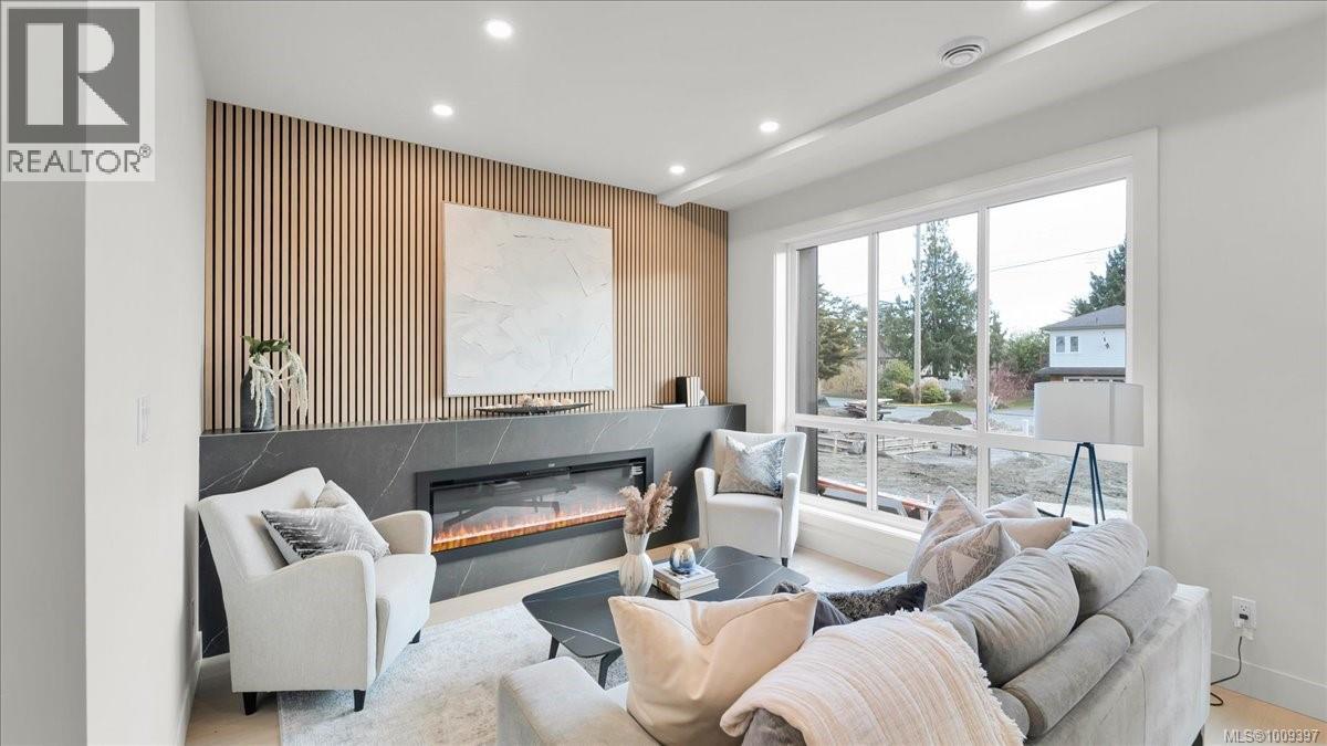 2 588 Whiteside St, Saanich, British Columbia V8Z 1Y6 - Photo 3 - 1009397