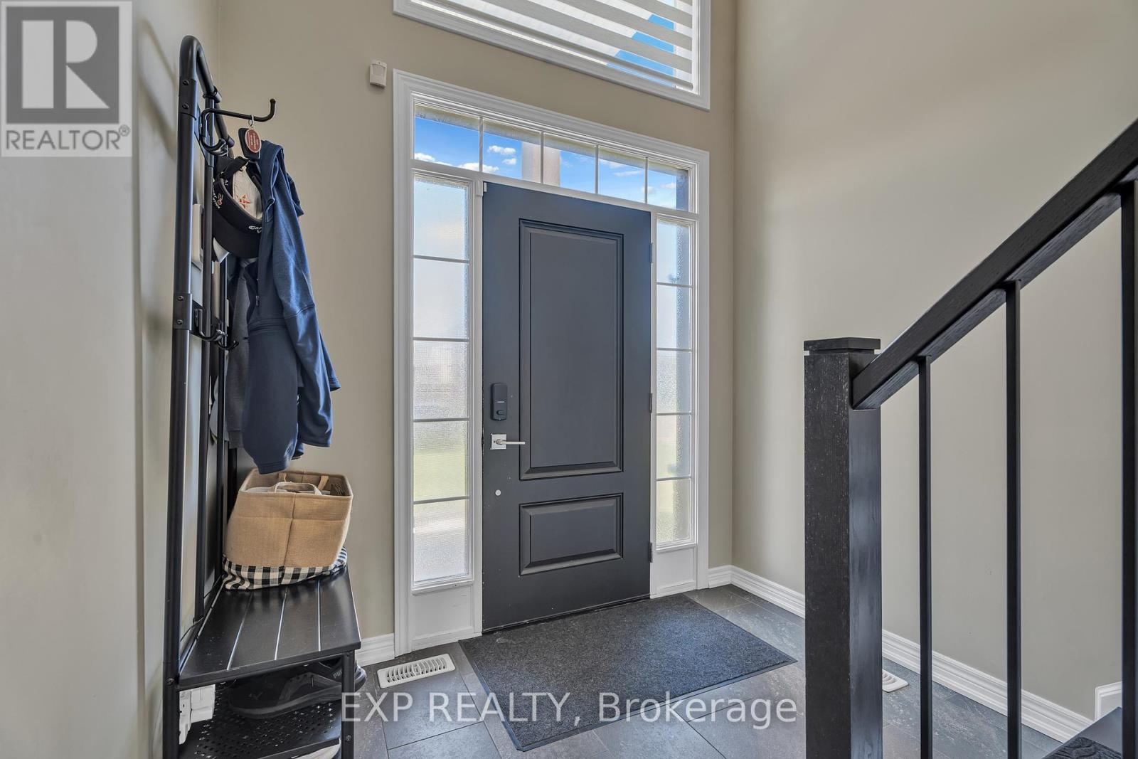 1206 Hansler Road, Thorold, Ontario  L2V 0G2 - Photo 3 - X12521758