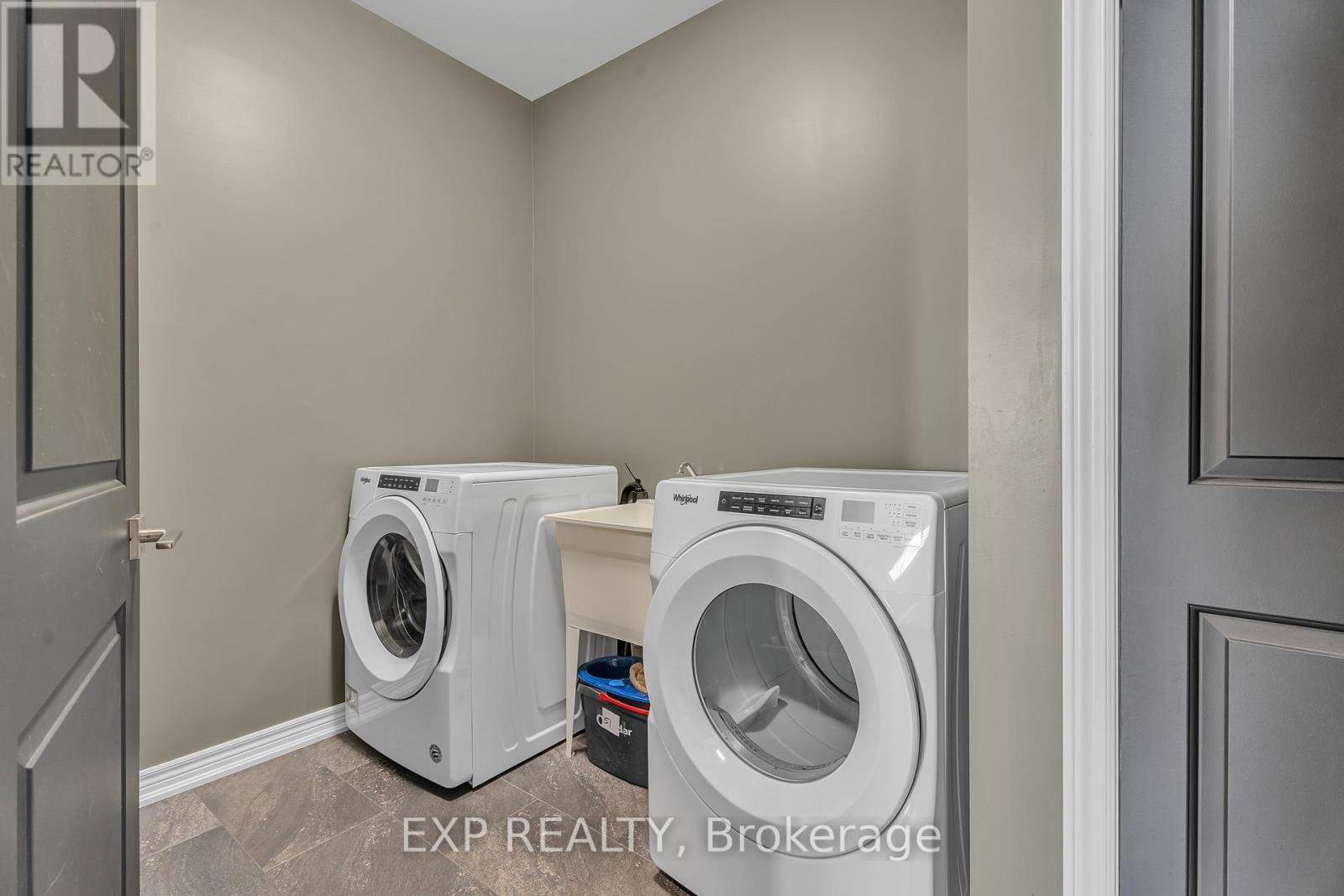 1206 Hansler Road, Thorold, Ontario  L2V 0G2 - Photo 9 - X12521758