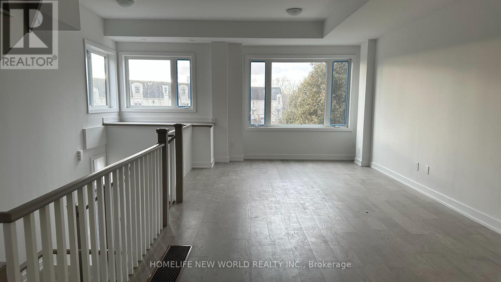 17 Carl Hill Lane, Richmond Hill, Ontario  L4C 7A6 - Photo 3 - N12582120