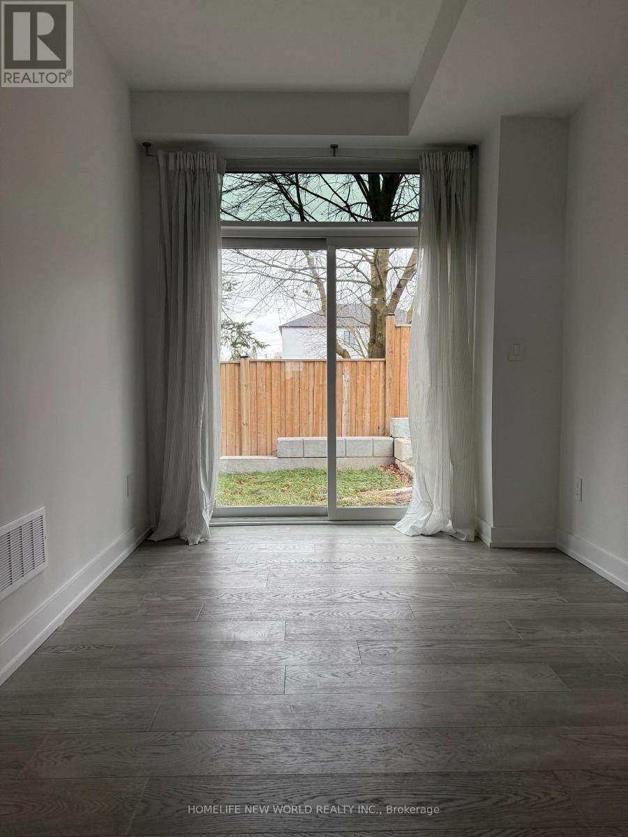 17 Carl Hill Lane, Richmond Hill, Ontario  L4C 7A6 - Photo 10 - N12582120