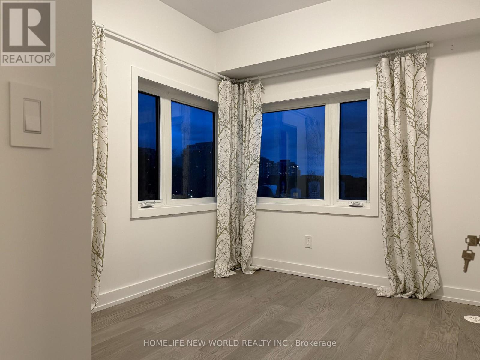 17 Carl Hill Lane, Richmond Hill, Ontario  L4C 7A6 - Photo 8 - N12582120