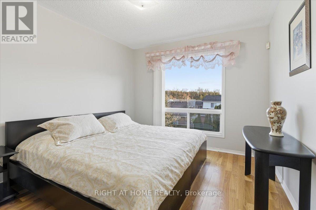 1349 Eagle Crescent, Peterborough, Ontario  K9K 2K7 - Photo 10 - X12580860