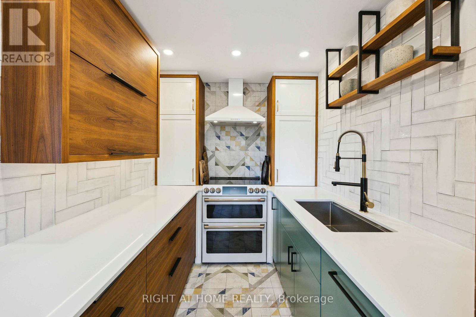 103 - 57 Neptune Drive, Toronto, Ontario  M6A 1X2 - Photo 11 - C12471730