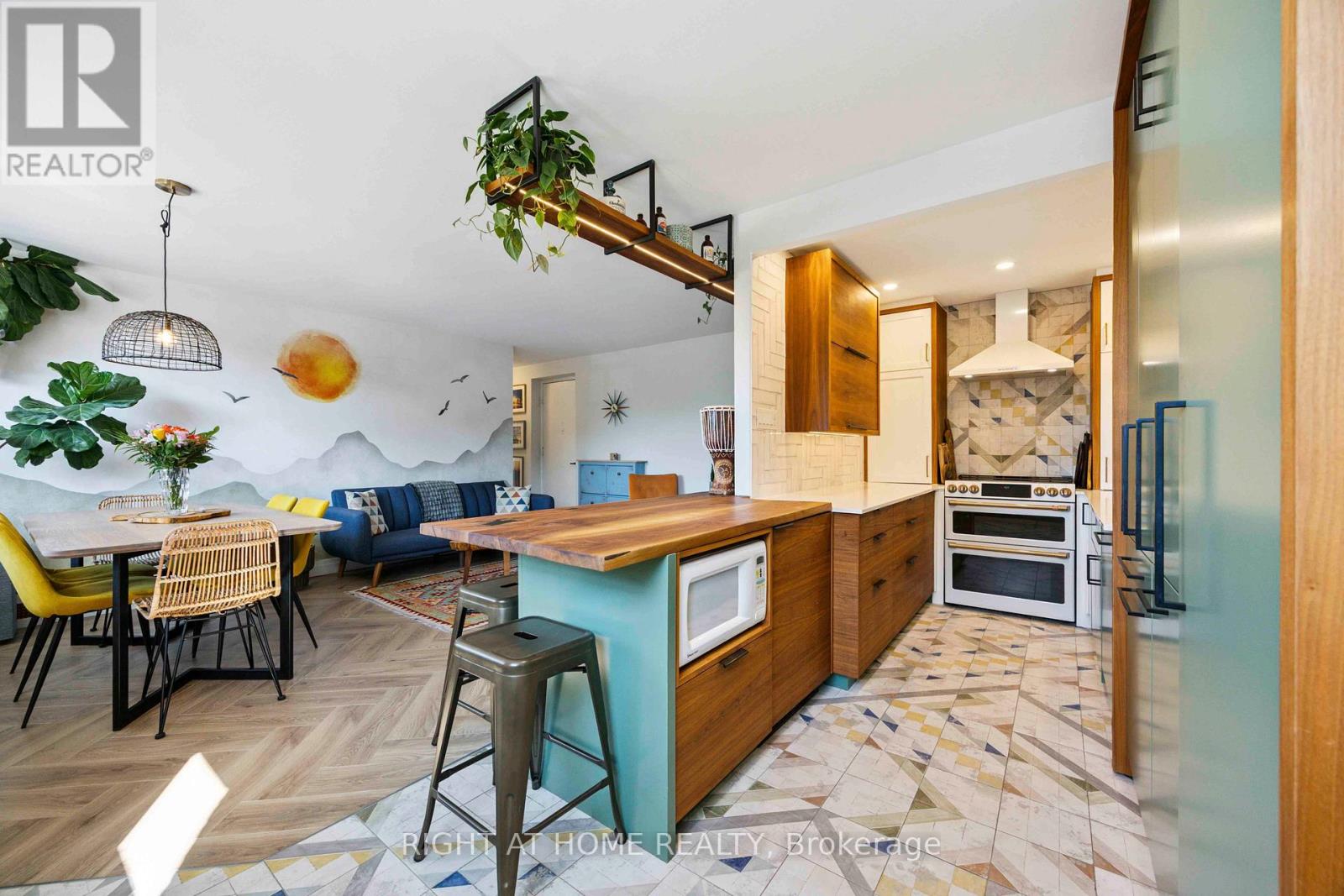 103 - 57 Neptune Drive, Toronto, Ontario  M6A 1X2 - Photo 12 - C12471730