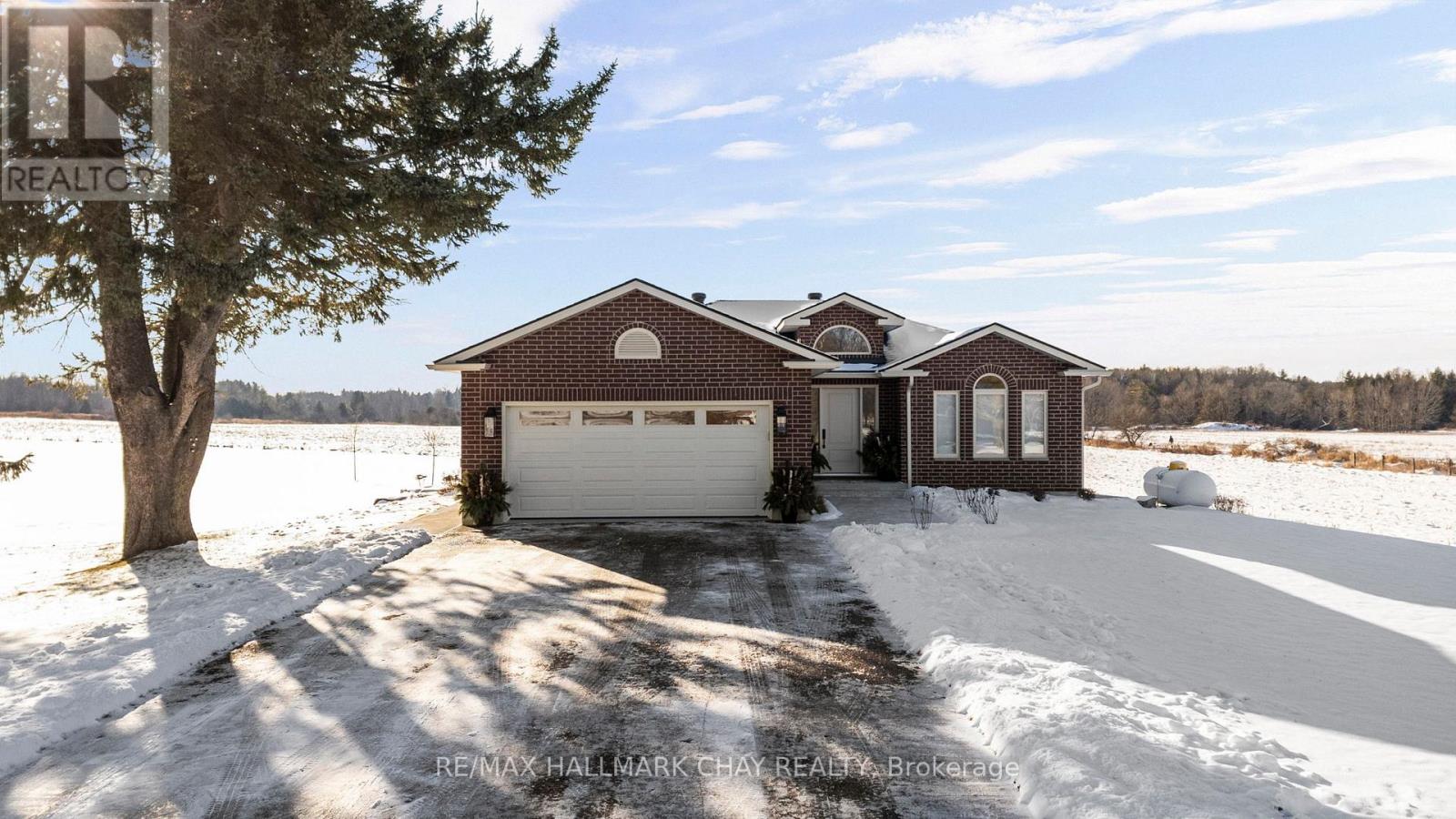 930 Marshall Road, Tiny, Ontario  L0K 2E1 - Photo 2 - S12581404