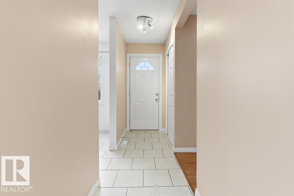 196 Roseland Vg Nw, Edmonton, Alberta  T5E 5R6 - Photo 3 - E4467600