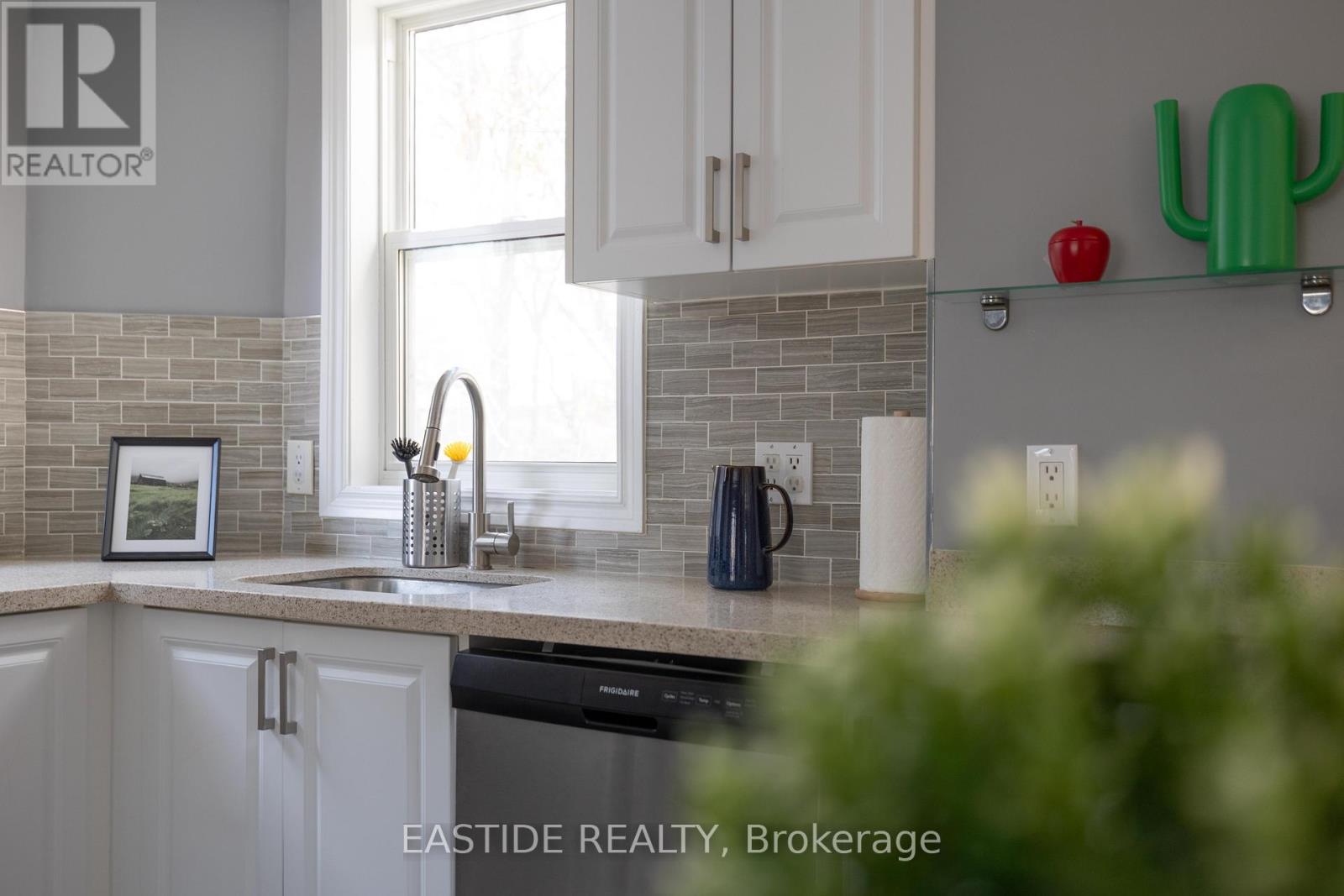 112 Bevdale Road, Toronto, Ontario  M2R 1L7 - Photo 35 - C12606956