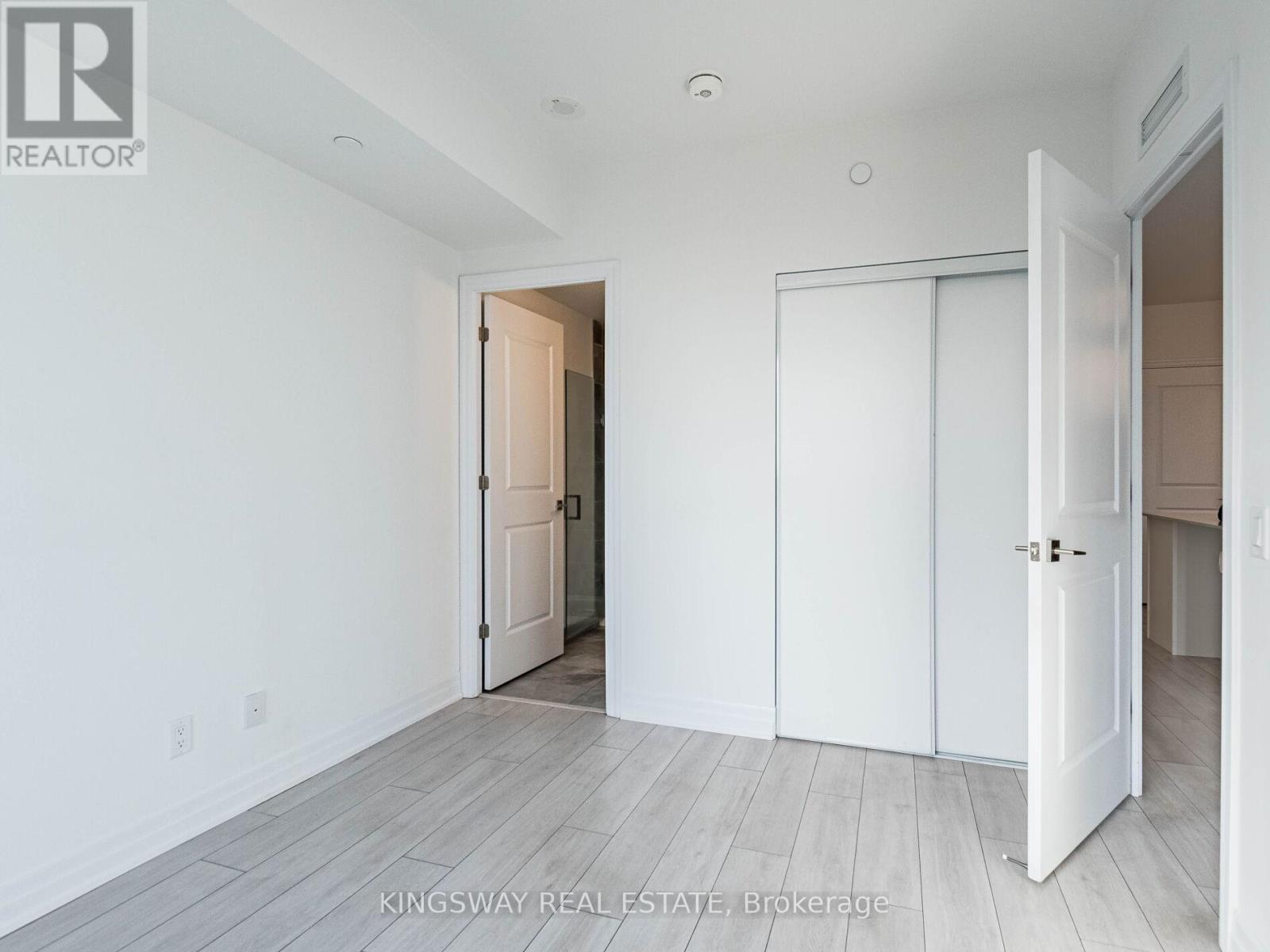 2105 - 30 Elm Drive, Mississauga, Ontario  L5B 0N3 - Photo 22 - W12606976