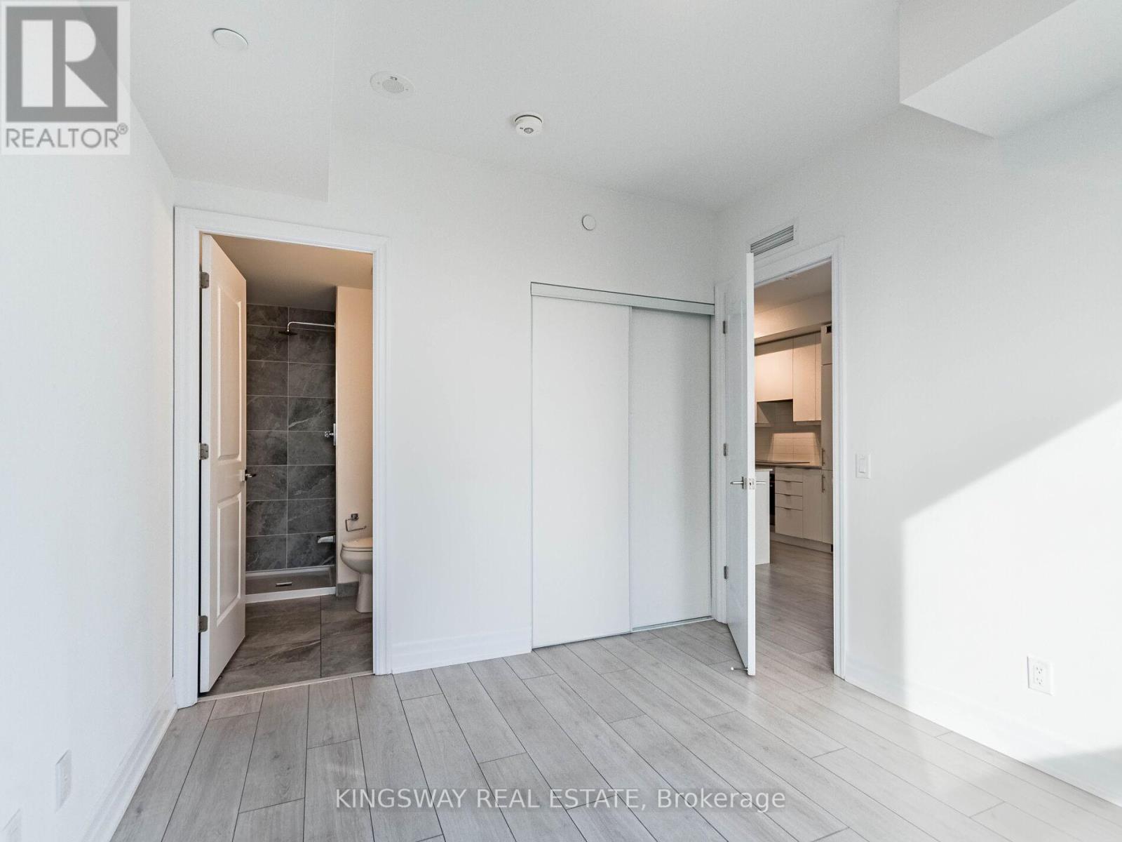 2105 - 30 Elm Drive, Mississauga, Ontario  L5B 0N3 - Photo 23 - W12606976