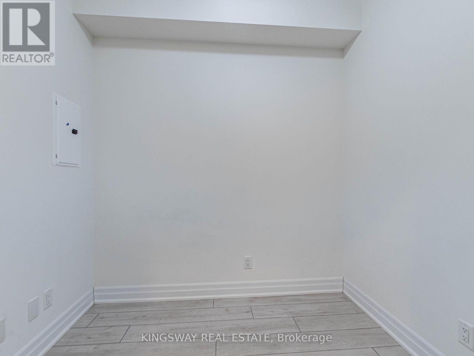 2105 - 30 Elm Drive, Mississauga, Ontario  L5B 0N3 - Photo 29 - W12606976