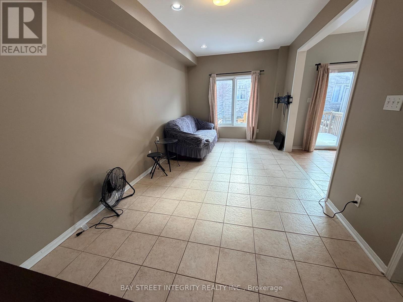 4 - 15 Pottery Place, Vaughan, Ontario L4L 9J6 - Photo 4 - N12438637